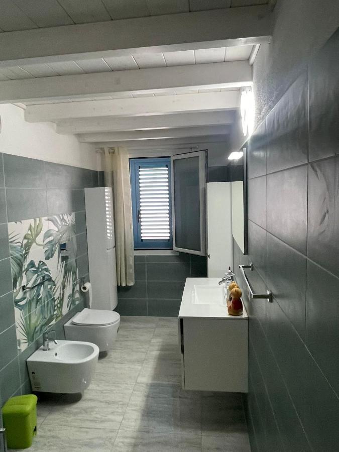 La Perla Del Mare 2 Bed and Breakfast La Caletta Εξωτερικό φωτογραφία