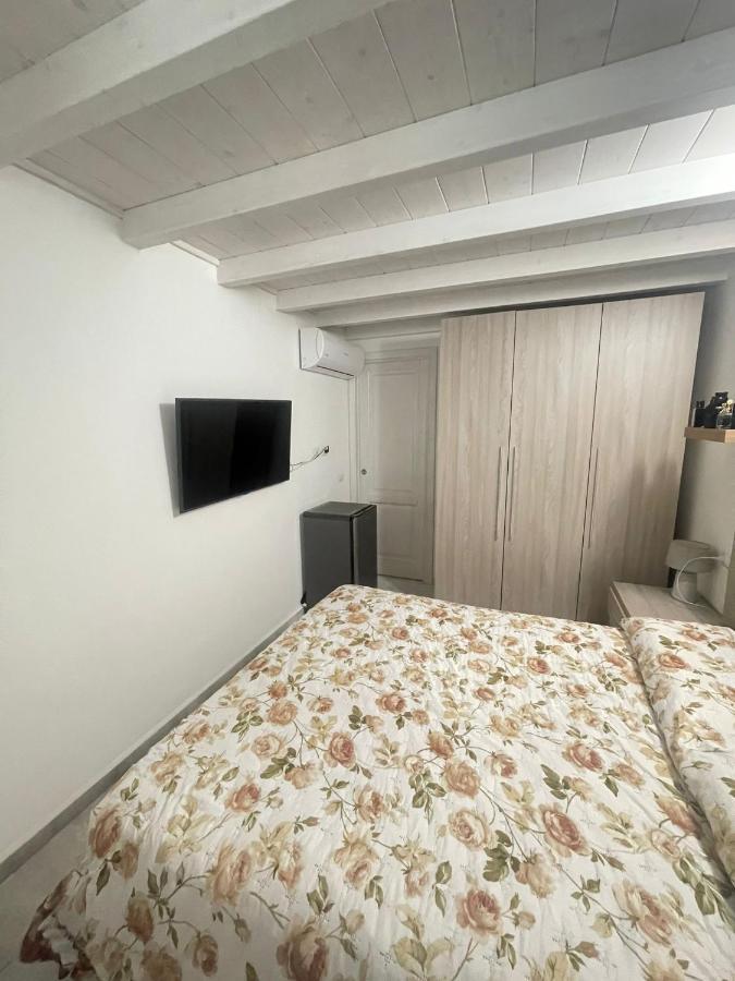 La Perla Del Mare 2 Bed and Breakfast La Caletta Εξωτερικό φωτογραφία